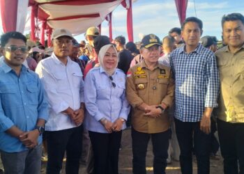 Ketua DPRD Tanjab Timur Dampingi Gubernur Jambi Dalam Kegiatan Pertisun di Kecamatan Sadu