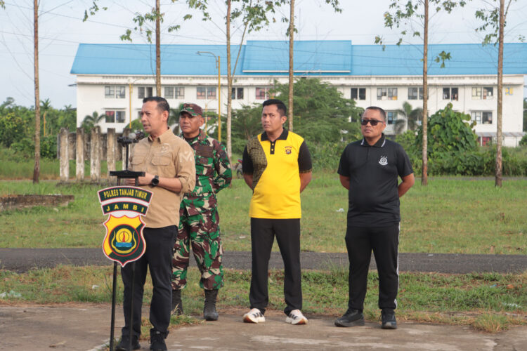 Wabup Tanjab Timur Pimpin Kegiatan Gotong Royong Pemkab Bersama Unsur Forkopimda di Pasar Tradisional