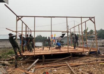 Satgas TMMD ke-130 Bekerja Tanpa Kenal Lelah, Konstruksi RTLH Mulyono Warga Merbau Dikebut Setiap Hari