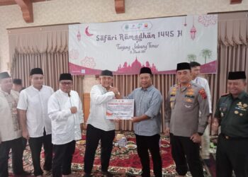 Bupati Romi Melakukan Penandatanganan Perjanjian Swakelola Pembangunan Jalan Dari Dana CSR Perusahaan