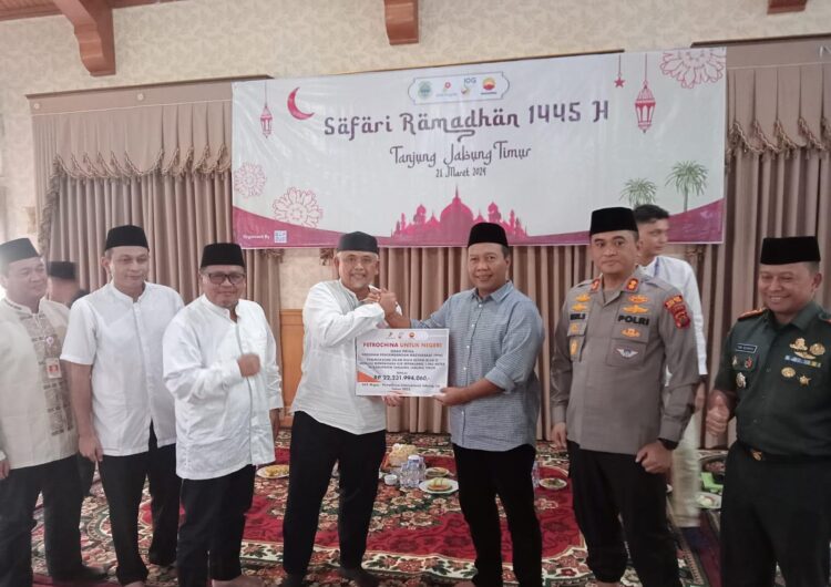Bupati Romi Melakukan Penandatanganan Perjanjian Swakelola Pembangunan Jalan Dari Dana CSR Perusahaan