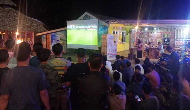 Malam Ini, Ratusan Masyarakat Tanjab Timur Datangi Markas Pemenang Dillah Hich-Muslimin Tanja