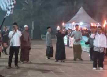 Bupati Tanjab Timur Melepas Pawai Obor Sambut Tahun Baru Islam 1 Muharram 1446 Hijriah