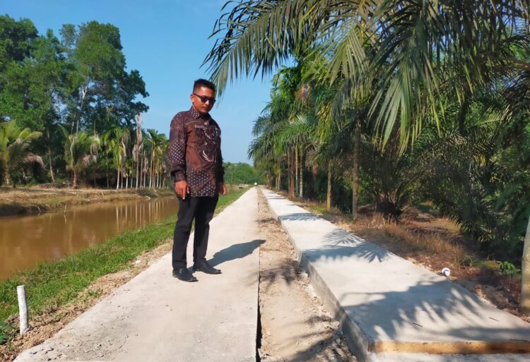 Usai Dilakukan Monev Oleh Dinas PMD, Jalan Rabat Beton Rantau Makmur Tanjab Timur Memperlancar Aktivitas Warga