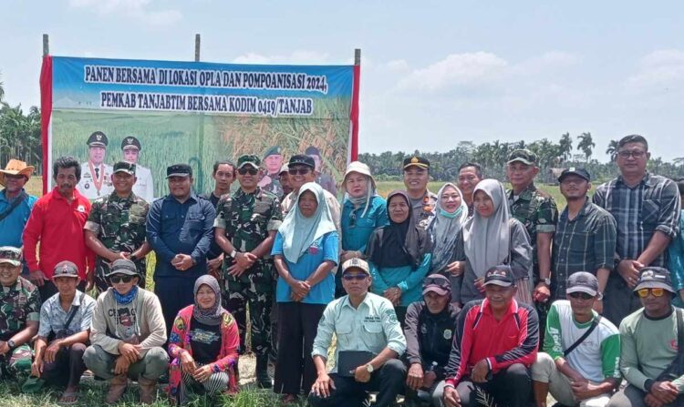 Kades Lagan Ulu Bersama Pemkab Tanjab Timur dan Kodim 0419/Tanjab, Hadiri Panen OPLA dan Pompanisasi 2024
