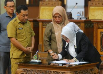 DPRD Tanjab Timur Umumkan Usulan Pengesahan Pengangkatan Paslon Bupati dan Wakil Bupati Terpilih