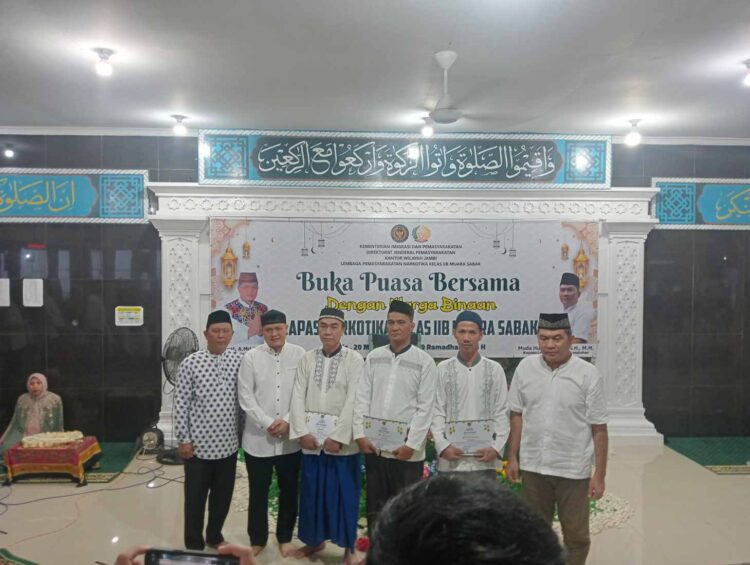 Raut Wajah Bahagia Terpancar Dari Wajah WBP Saat Mendengarkan Tausiyah Ketua MUI Tanjab Timur