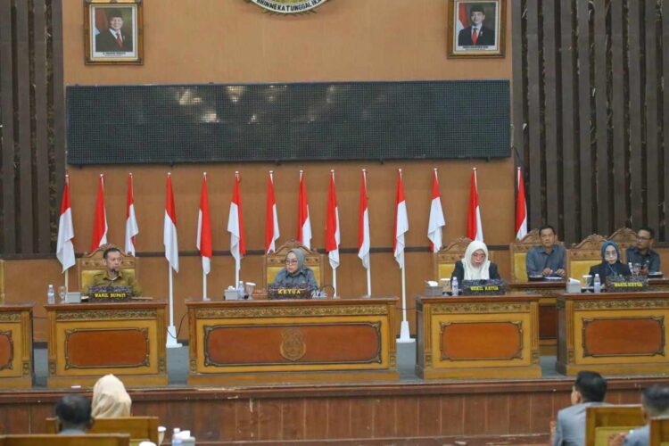 Zilawati Pimpin Rapat Paripurna Jawaban Eksekutif Terhadap Pandangan Umum Fraksi DPRD