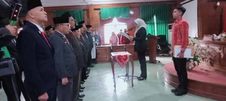 Bupati Dillah Lantik 19 Pejabat Eselon II Dilingkup Pemkab Tanjab Timur, Tegaskan Pentingnya Kinerja dan Sinergi