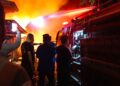 Kebakaran Besar Terjadi di Kawasan Pasar Blok D Geragai Tanjab Timur, Sekitar Belasan Bangunan Terdampak
