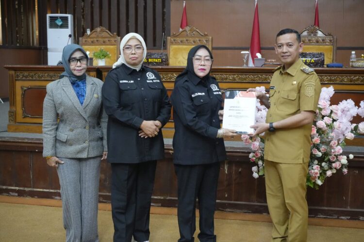 DPRD Tanjab Timur Menggelar Rapat Paripurna Dengan Agenda Mendengarkan Penyampaian Nota Pengantar LKPJ Bupati 2025