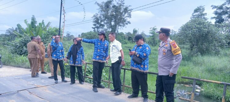 Merespon Cepat Keluhan Warga, Camat Sabak Barat Berkolaborasi Dengan Instansi Terkait Untuk Mengatasi Banjir di Kelurahan Rano