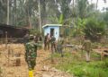 Dari Tiang Pondasi Tumbuh Harapan, Satgas TMMD 130 Wujudkan Impian Rumah Layak Warga Desa Merbau Tanjab Timur