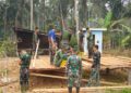 Progres Bedah Rumah Mulyono Terus Berjalan, Satgas TMMD 130 Desa Merbau Tanjab Timur Maksimalkan Pengerjaan Lantai Dasar