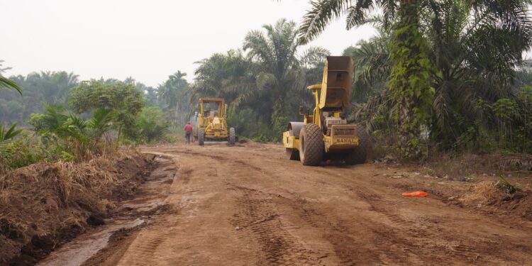 Progres Fisik Melesat, Penyiapan Jalan TMMD 130 Desa Merbau Tanjab Timur Tembus 60 Persen dan Tanggul 45 Persen
